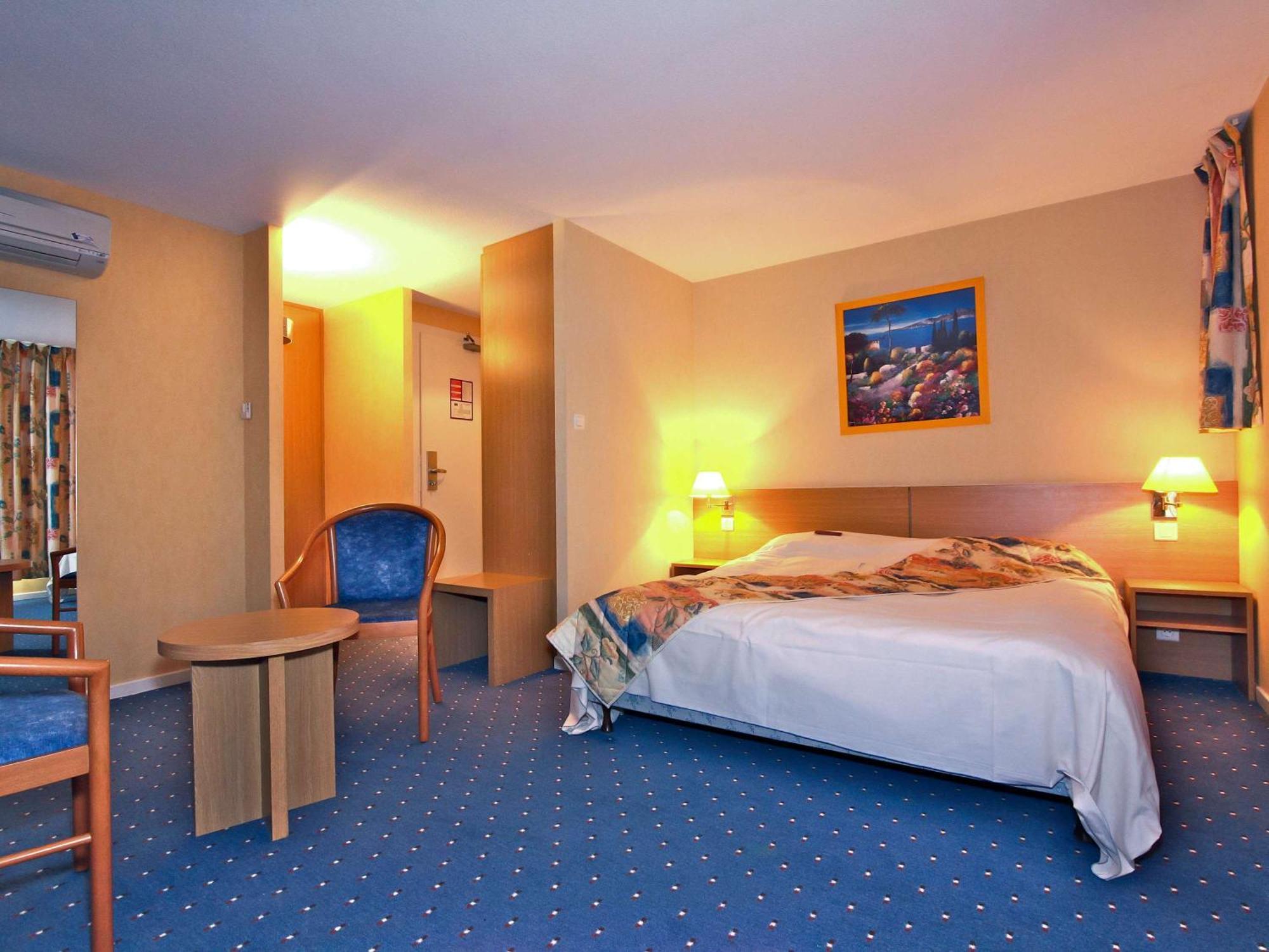 Mercure Hexagone Luxeuil Екстер'єр фото